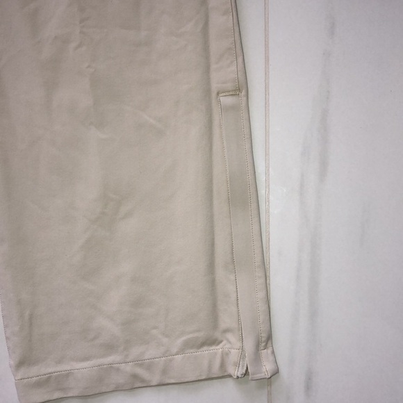 Beige Under Armour Performance Pants Size 32R - Picture 5 of 5